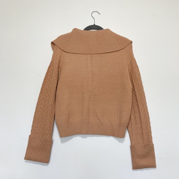 NWT Marc New York by Andrew Marc Open Neck Tan Knit Flap Collar Sweater - Picture 4 of 4